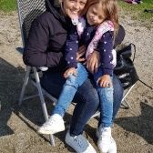 Nakogo czeka EMILKA? - no wiadomo -na TATĘ!